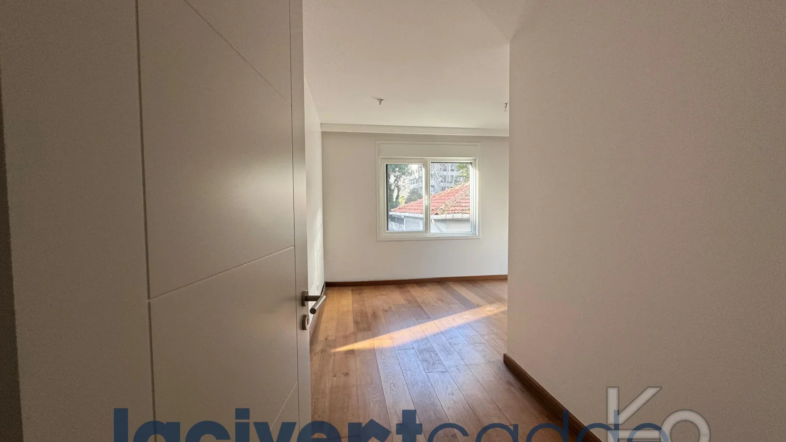 Göztepe Parkına Yakın 160m² Net Geniş Balkonlu 4+1 Site Özellikli