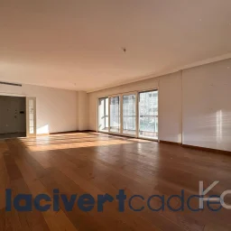 Göztepe Parkına Yakın 160m² Net Geniş Balkonlu 4+1 Site Özellikli