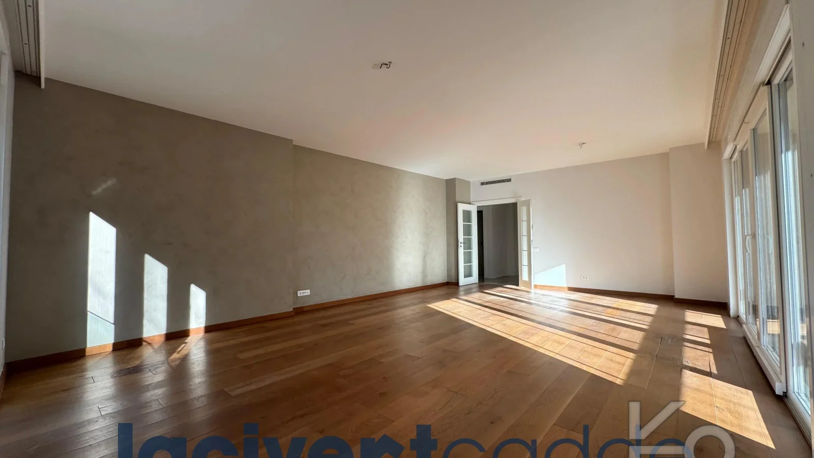 Göztepe Parkına Yakın 160m² Net Geniş Balkonlu 4+1 Site Özellikli