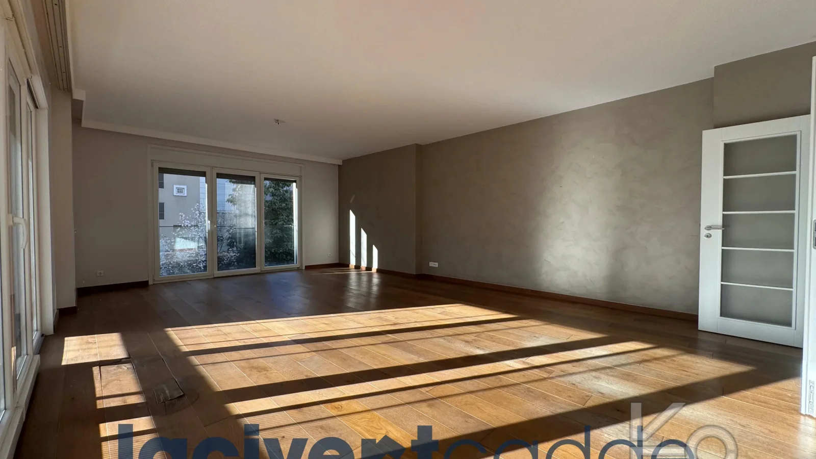 Göztepe Parkına Yakın 160m² Net Geniş Balkonlu 4+1 Site Özellikli