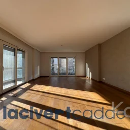 Göztepe Parkına Yakın 160m² Net Geniş Balkonlu 4+1 Site Özellikli
