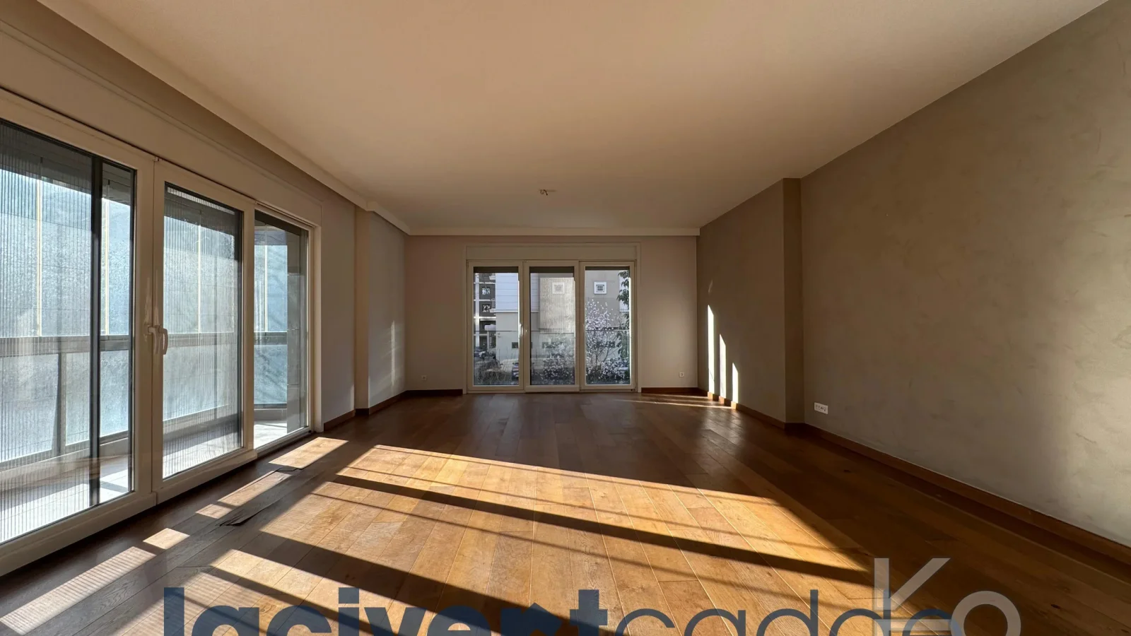 Göztepe Parkına Yakın 160m² Net Geniş Balkonlu 4+1 Site Özellikli