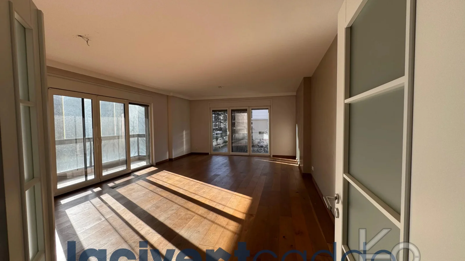Göztepe Parkına Yakın 160m² Net Geniş Balkonlu 4+1 Site Özellikli