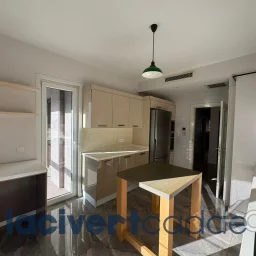 Göztepe Parkına Yakın 160m² Net Geniş Balkonlu 4+1 Site Özellikli