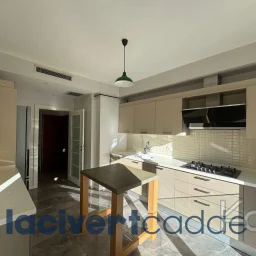 Göztepe Parkına Yakın 160m² Net Geniş Balkonlu 4+1 Site Özellikli