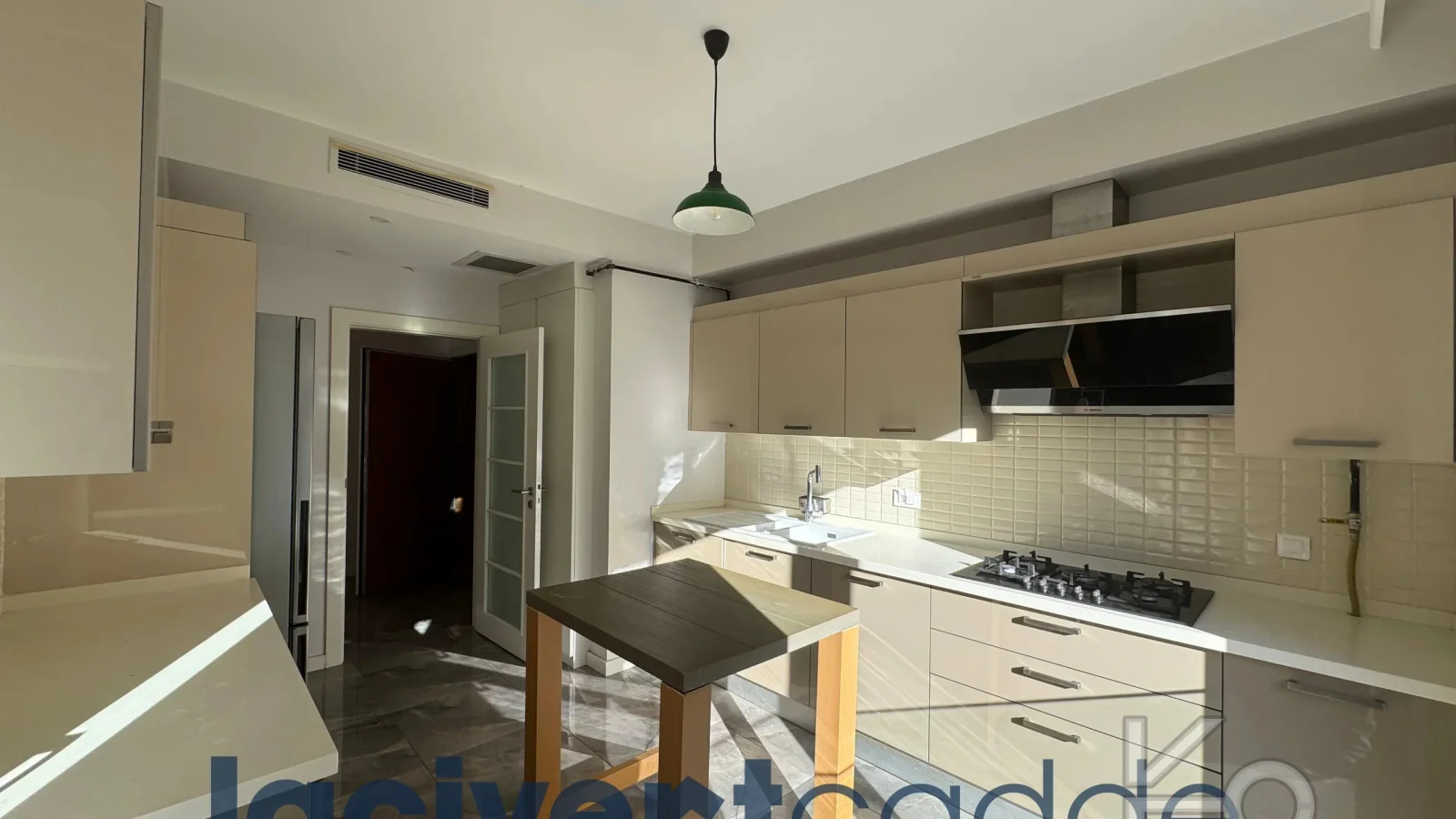 Göztepe Parkına Yakın 160m² Net Geniş Balkonlu 4+1 Site Özellikli