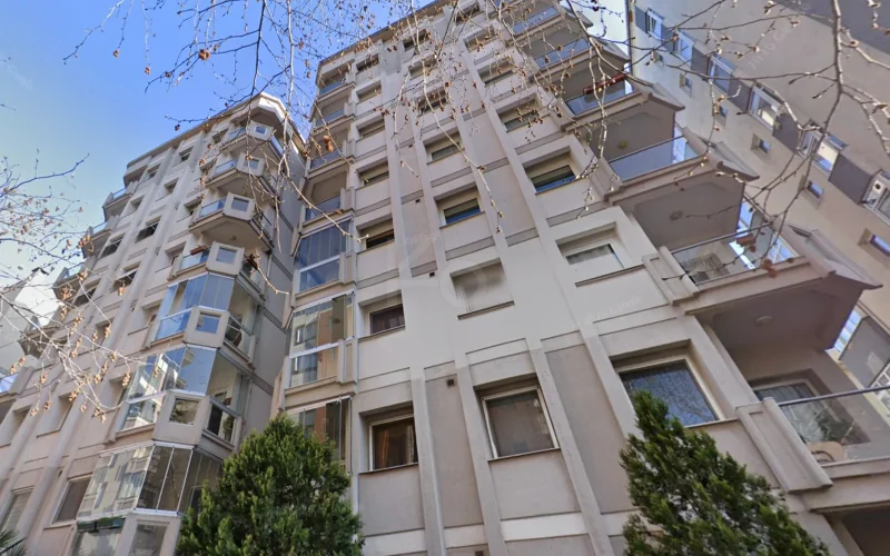 Ataşehir Yenişehir'de 3+1 / 130 M2 Net Satılık Daire
