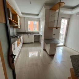 Ataşehir Yenişehir'de 3+1 / 130 M2 Net Satılık Daire