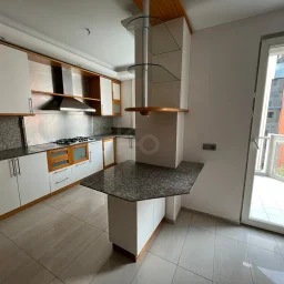 Ataşehir Yenişehir'de 3+1 / 130 M2 Net Satılık Daire