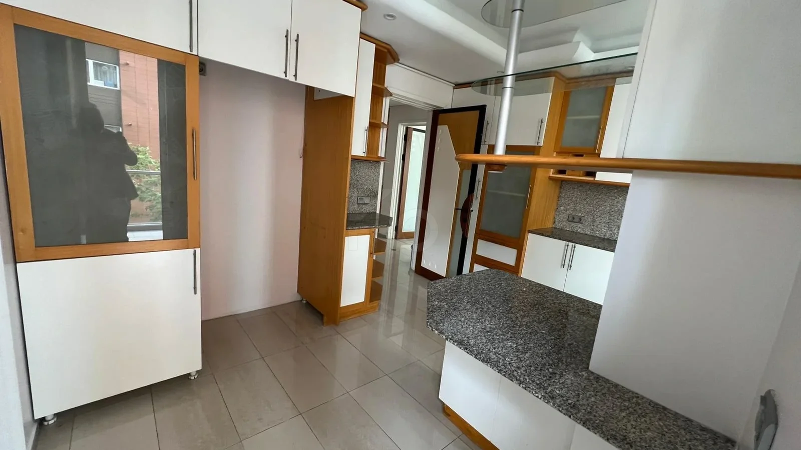 Ataşehir Yenişehir'de 3+1 / 130 M2 Net Satılık Daire