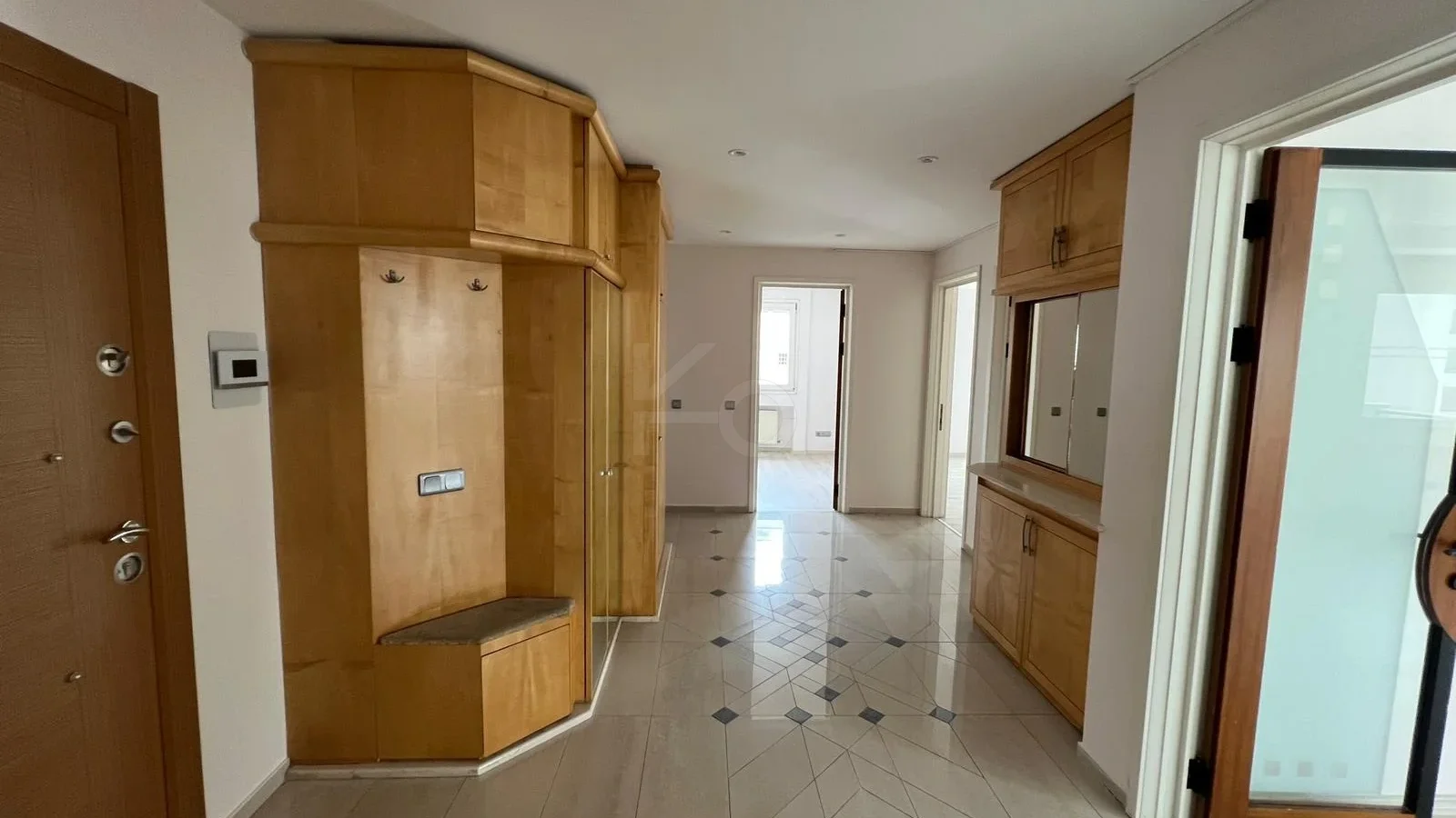 Ataşehir Yenişehir'de 3+1 / 130 M2 Net Satılık Daire