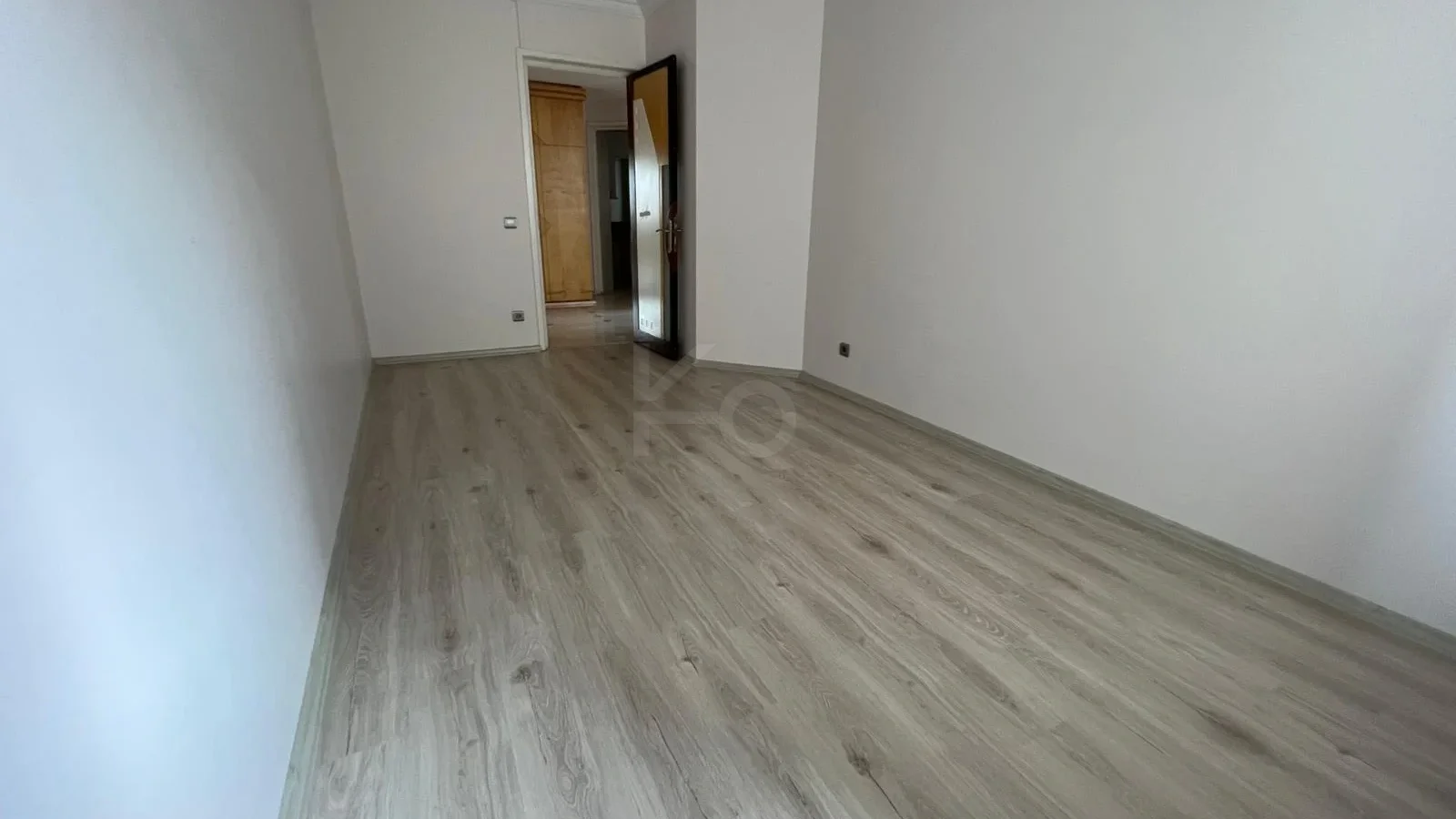 Ataşehir Yenişehir'de 3+1 / 130 M2 Net Satılık Daire
