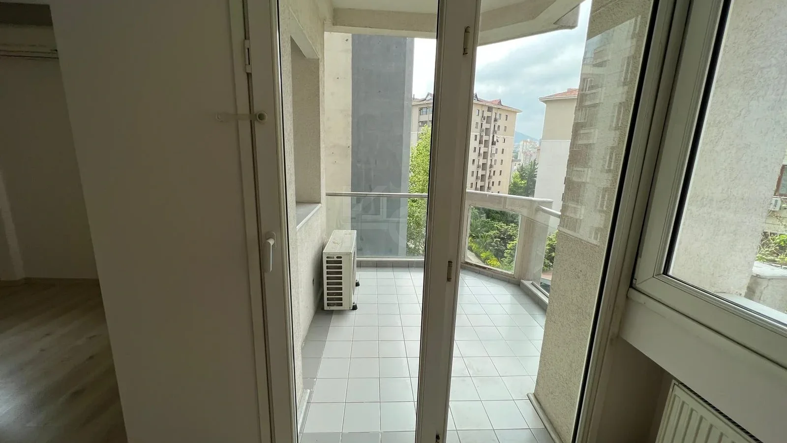 Ataşehir Yenişehir'de 3+1 / 130 M2 Net Satılık Daire