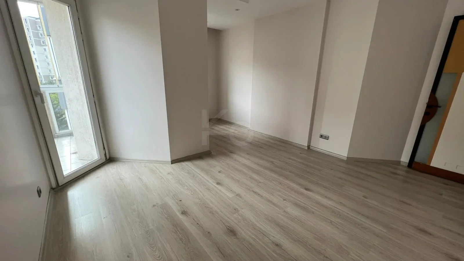 Ataşehir Yenişehir'de 3+1 / 130 M2 Net Satılık Daire