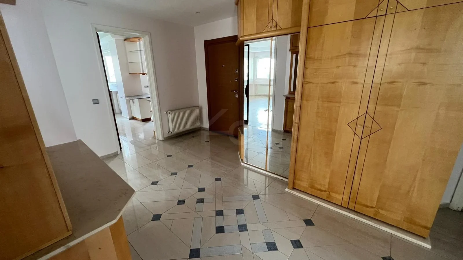 Ataşehir Yenişehir'de 3+1 / 130 M2 Net Satılık Daire