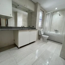 Ataşehir Yenişehir'de 3+1 / 130 M2 Net Satılık Daire