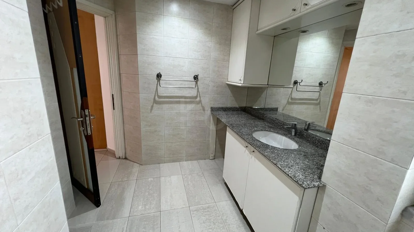Ataşehir Yenişehir'de 3+1 / 130 M2 Net Satılık Daire