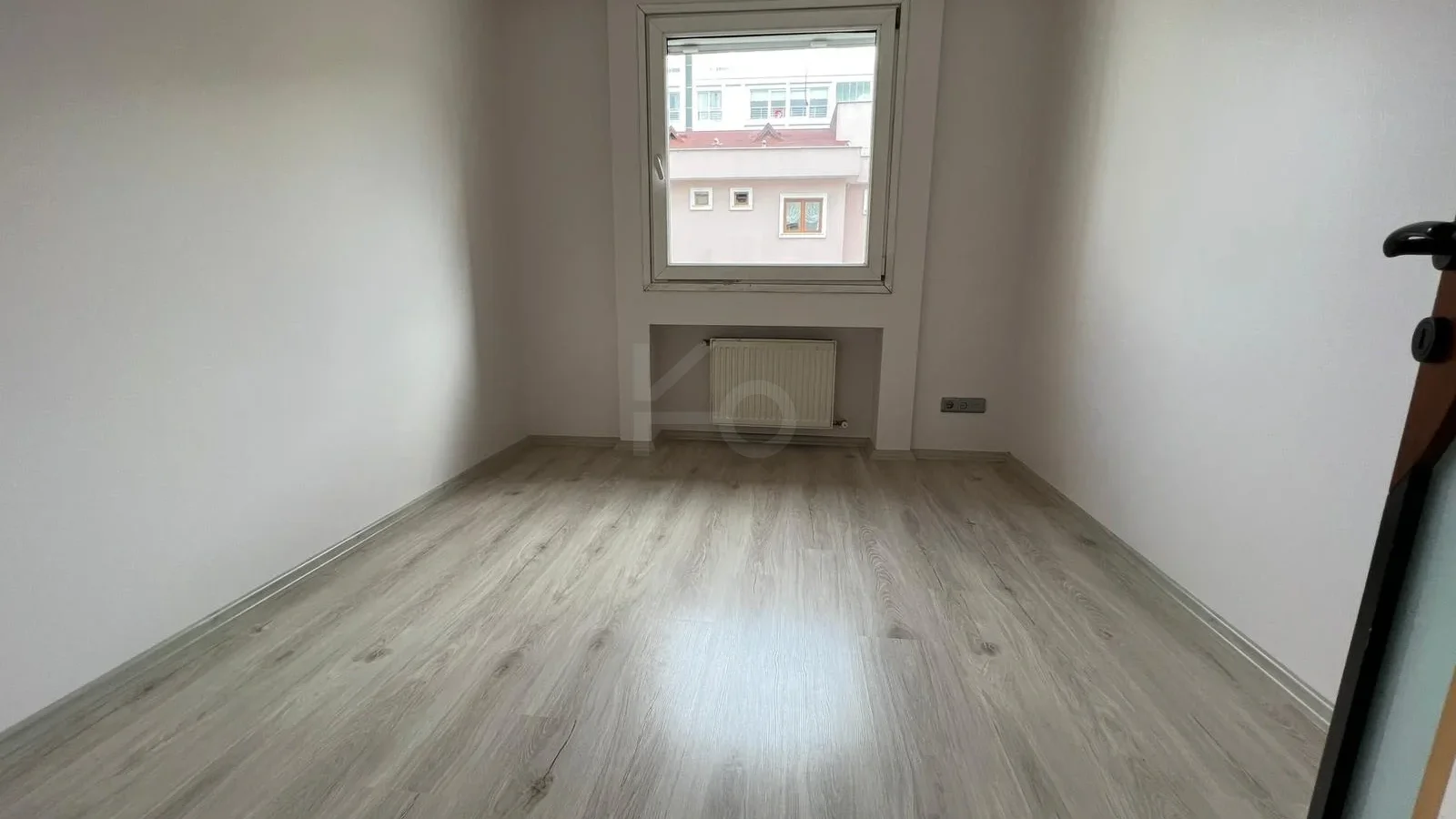 Ataşehir Yenişehir'de 3+1 / 130 M2 Net Satılık Daire