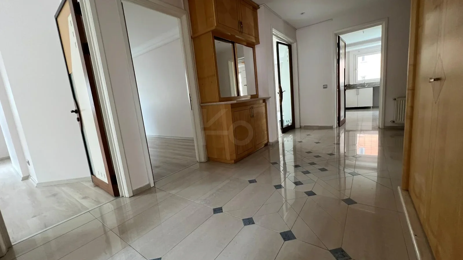 Ataşehir Yenişehir'de 3+1 / 130 M2 Net Satılık Daire