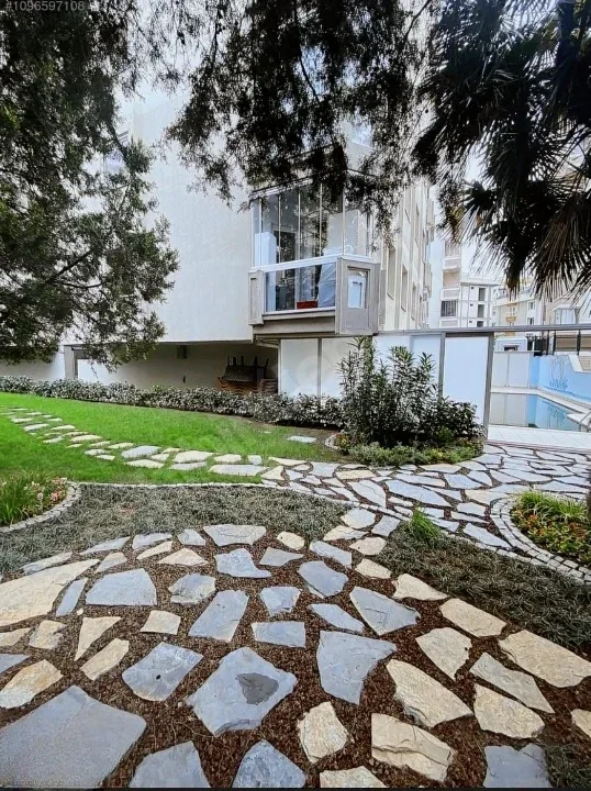 Ataşehir Yenişehir'de 3+1 / 130 M2 Net Satılık Daire