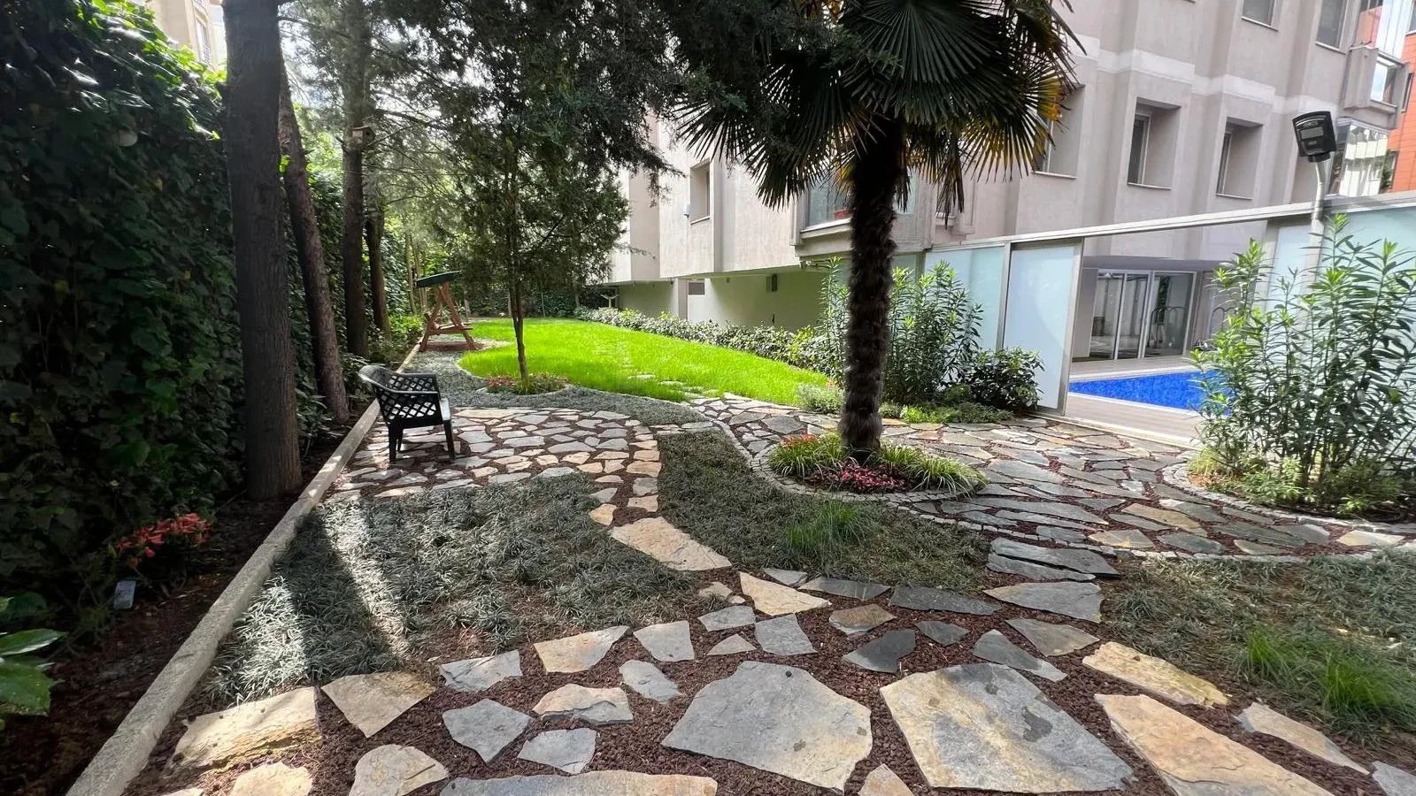 Ataşehir Yenişehir'de 3+1 / 130 M2 Net Satılık Daire