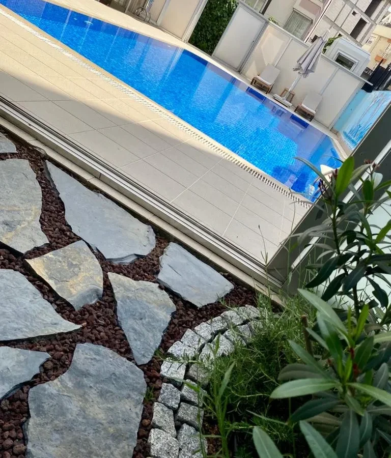 Ataşehir Yenişehir'de 3+1 / 130 M2 Net Satılık Daire