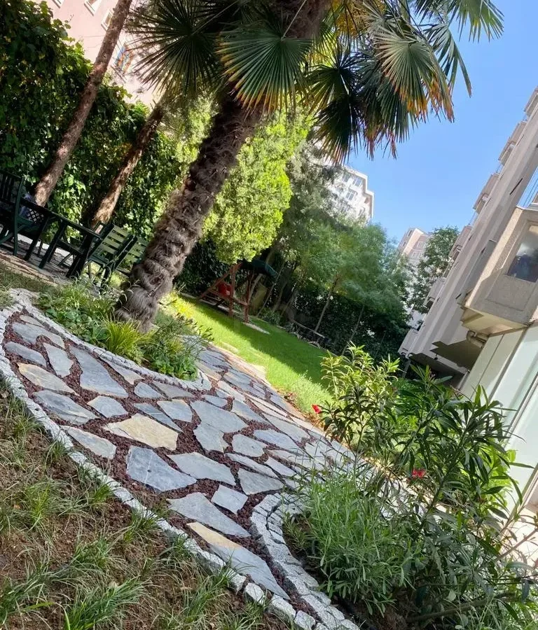 Ataşehir Yenişehir'de 3+1 / 130 M2 Net Satılık Daire