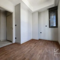 Laci̇vertcadde Özgürlük Parki Ve Marmaray Yakini Sifir 3+1
