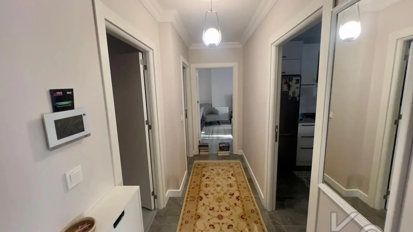 Laci̇vertcadde Kazasker Işik Koleji. Yani Yeni̇ Bi̇nada Balkonlu 2+1