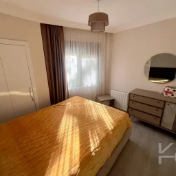 Laci̇vertcadde Kazasker Işik Koleji. Yani Yeni̇ Bi̇nada Balkonlu 2+1