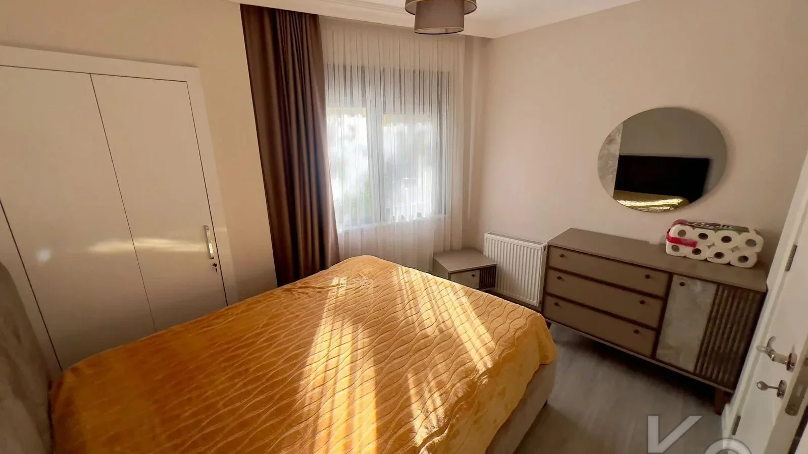 Laci̇vertcadde Kazasker Işik Koleji. Yani Yeni̇ Bi̇nada Balkonlu 2+1