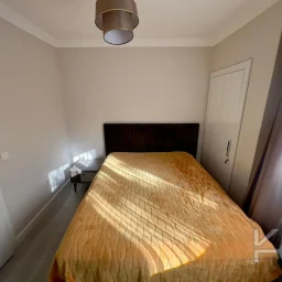 Laci̇vertcadde Kazasker Işik Koleji. Yani Yeni̇ Bi̇nada Balkonlu 2+1