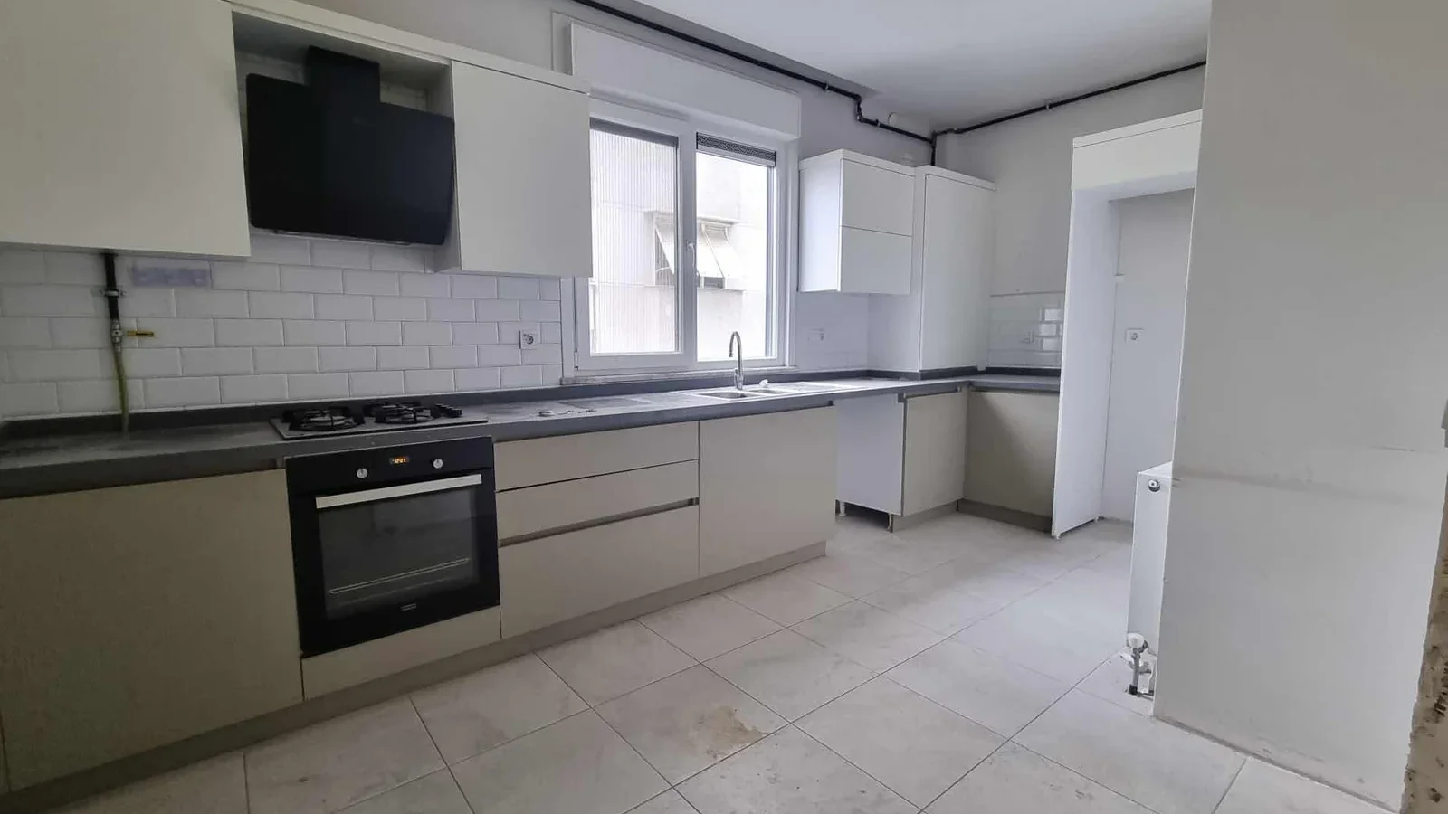 Sağlam'dan Geniş Salonlu Geniş Mutfaklı 125m2 Net Satılık Daire