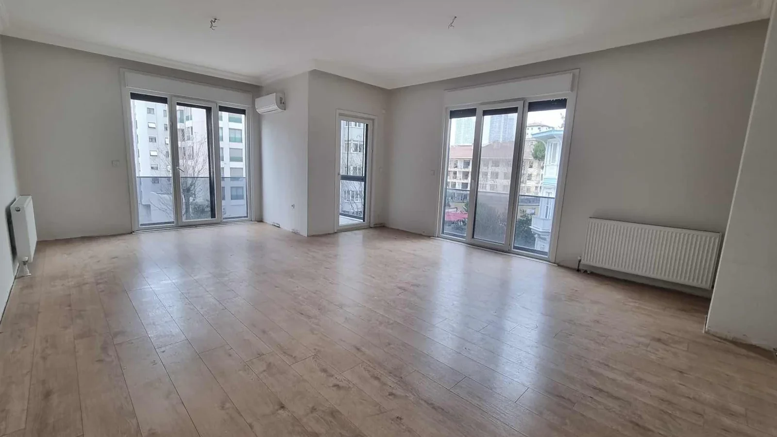 Sağlam'dan Geniş Salonlu Geniş Mutfaklı 125m2 Net Satılık Daire