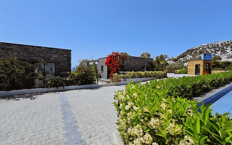 Gümüşlük'te Satılık Net 250 M2 3+1 Denize Sıfır Villa