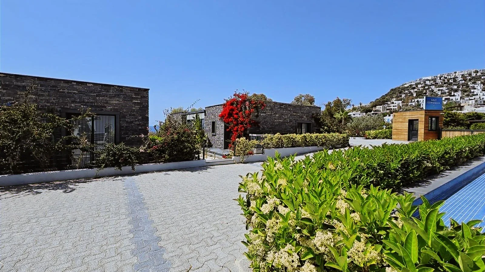 Gümüşlük'te Satılık Net 250 M2 3+1 Denize Sıfır Villa