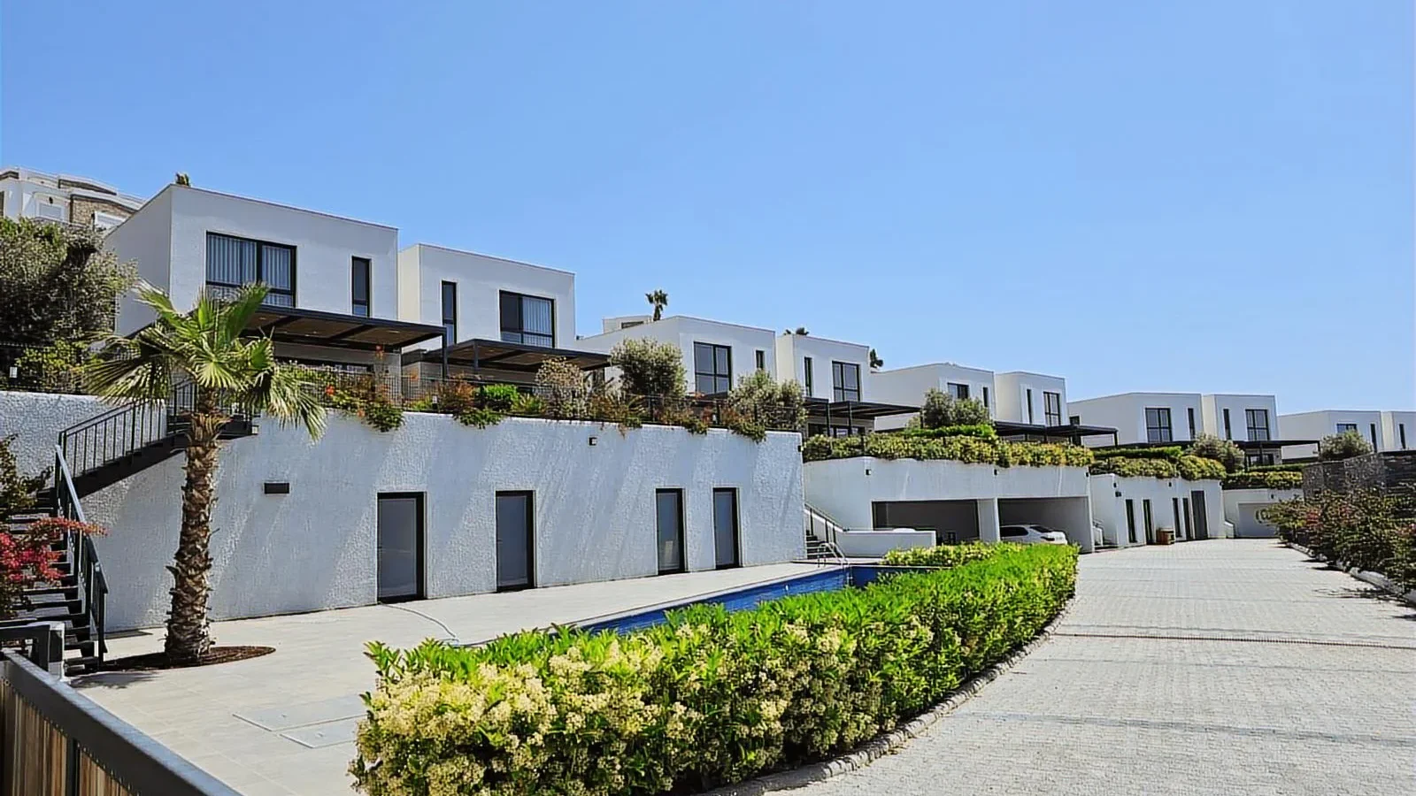Gümüşlük'te Satılık Net 250 M2 3+1 Denize Sıfır Villa