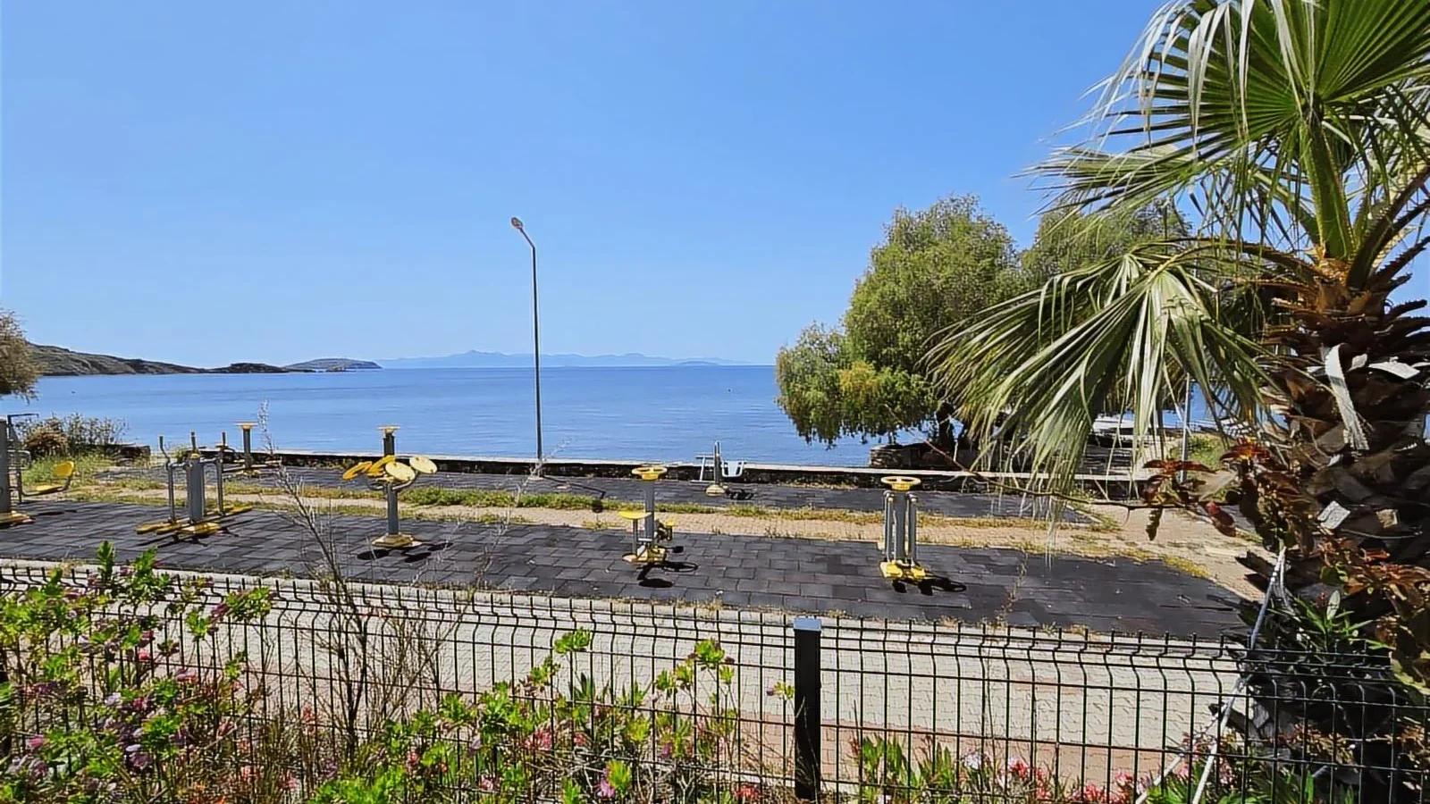 Gümüşlük'te Satılık Net 250 M2 3+1 Denize Sıfır Villa