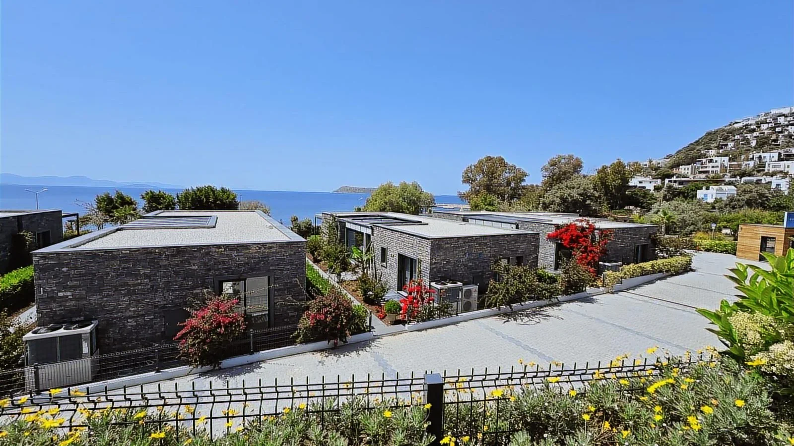 Gümüşlük'te Satılık Net 250 M2 3+1 Denize Sıfır Villa