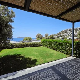 Gümüşlük'te Satılık Net 250 M2 3+1 Denize Sıfır Villa