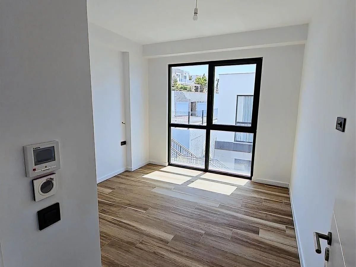 Gümüşlük'te Satılık Net 250 M2 3+1 Denize Sıfır Villa
