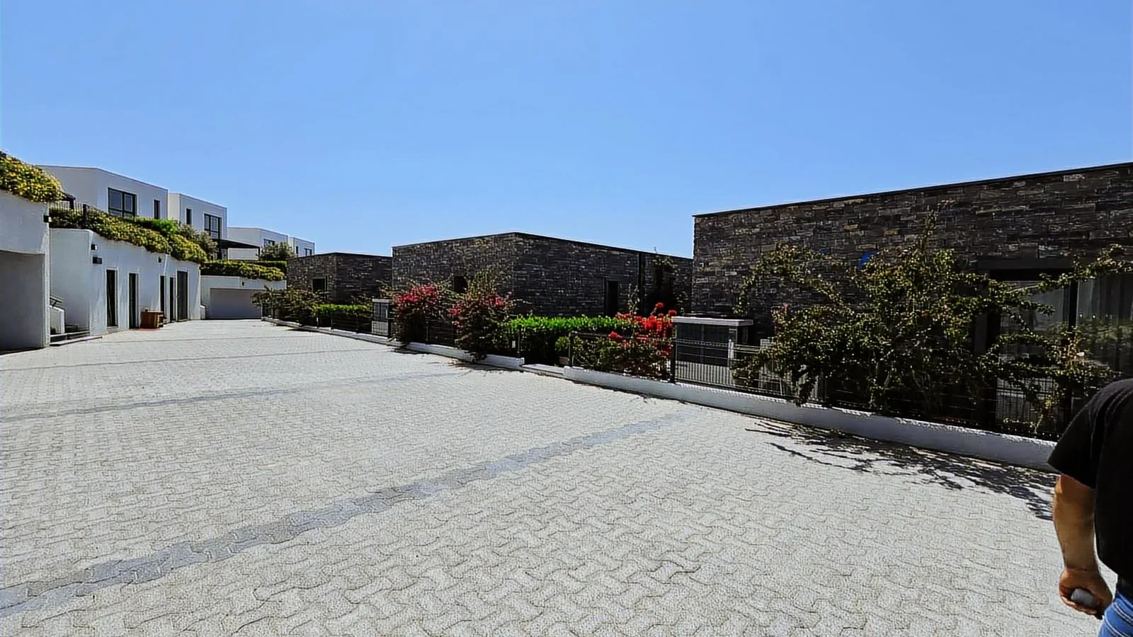 Gümüşlük'te Satılık Net 250 M2 3+1 Denize Sıfır Villa