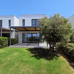 Gümüşlük'te Satılık Net 250 M2 3+1 Denize Sıfır Villa