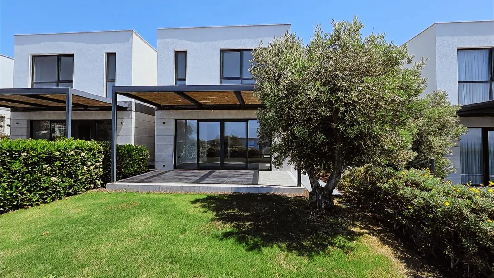 Gümüşlük'te Satılık Net 250 M2 3+1 Denize Sıfır Villa