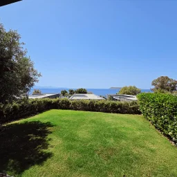 Gümüşlük'te Satılık Net 250 M2 3+1 Denize Sıfır Villa