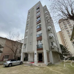 Laci̇vert Cadde Göztepede Bağdat Caddesi̇ne Yakın 2 Bloklu Yeni̇ Bi̇na 4+1 115m²