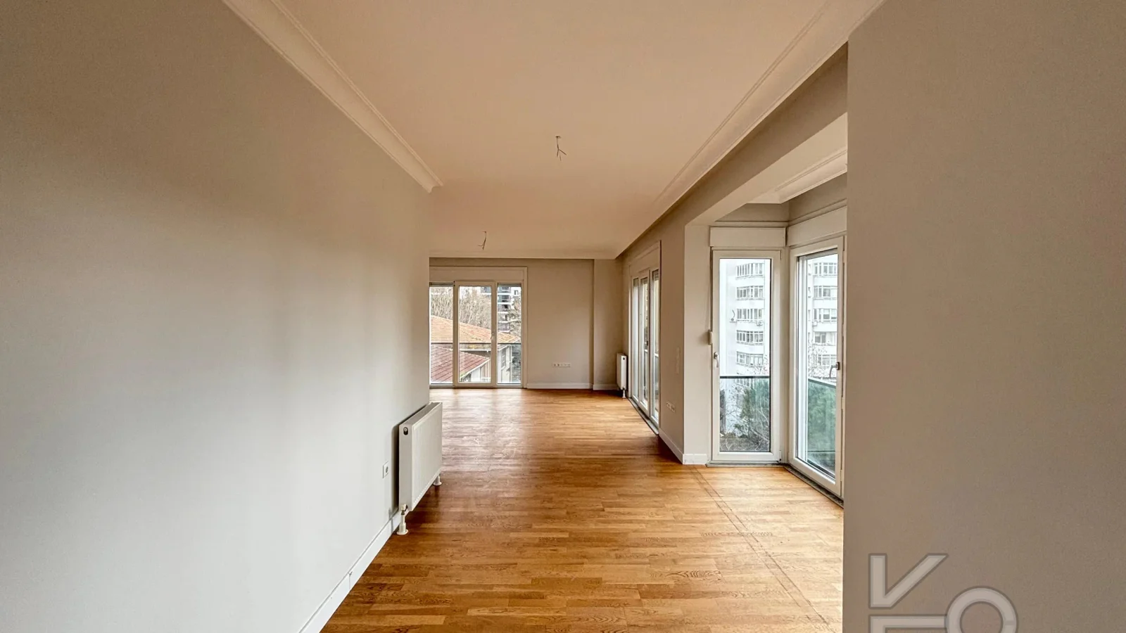 Laci̇vert Cadde Göztepede Bağdat Caddesi̇ne Yakın 2 Bloklu Yeni̇ Bi̇na 4+1 115m²
