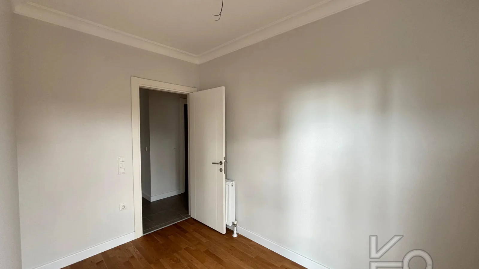 Laci̇vert Cadde Göztepede Bağdat Caddesi̇ne Yakın 2 Bloklu Yeni̇ Bi̇na 4+1 115m²