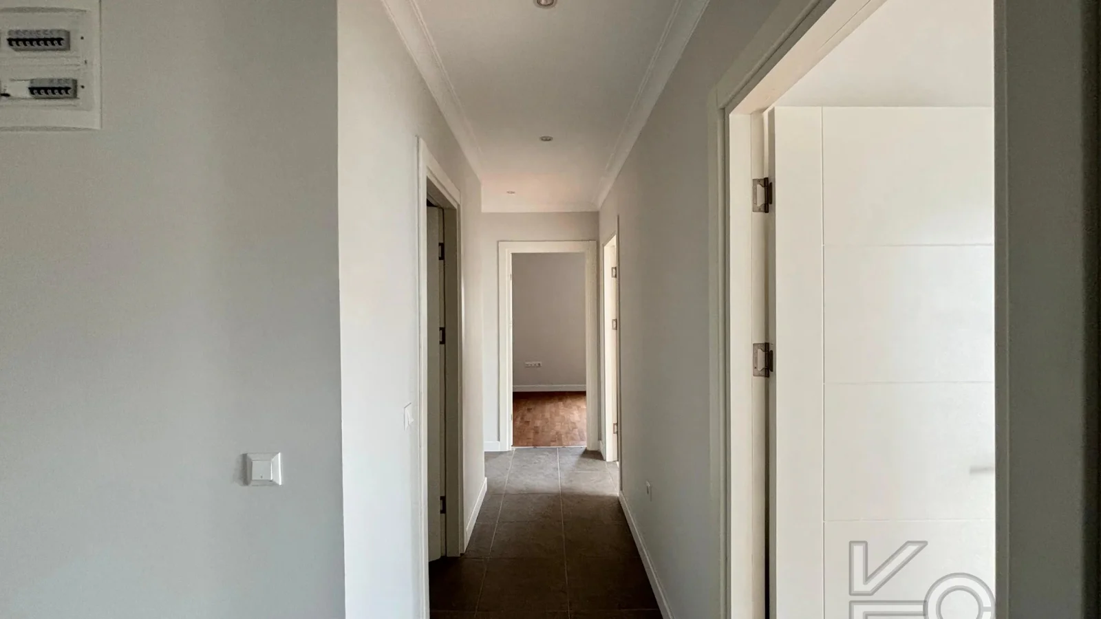 Laci̇vert Cadde Göztepede Bağdat Caddesi̇ne Yakın 2 Bloklu Yeni̇ Bi̇na 4+1 115m²