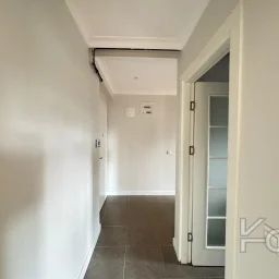 Laci̇vert Cadde Göztepede Bağdat Caddesi̇ne Yakın 2 Bloklu Yeni̇ Bi̇na 4+1 115m²